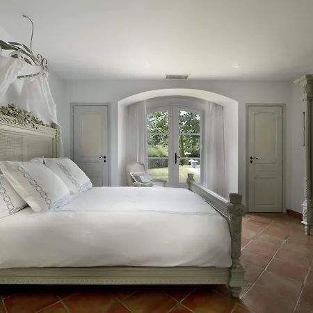 Вилла Beautiful 10 Quests In Tropez